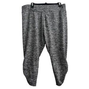 NWOT Shein Curve Women's Size 2XL Black White Capri Leggings Activewear